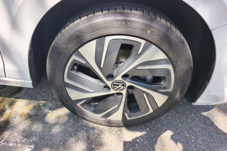 Used Volkswagen Bora 2025 200TSI DSG Enjoy PRO Edition Right Front Wheel Hub