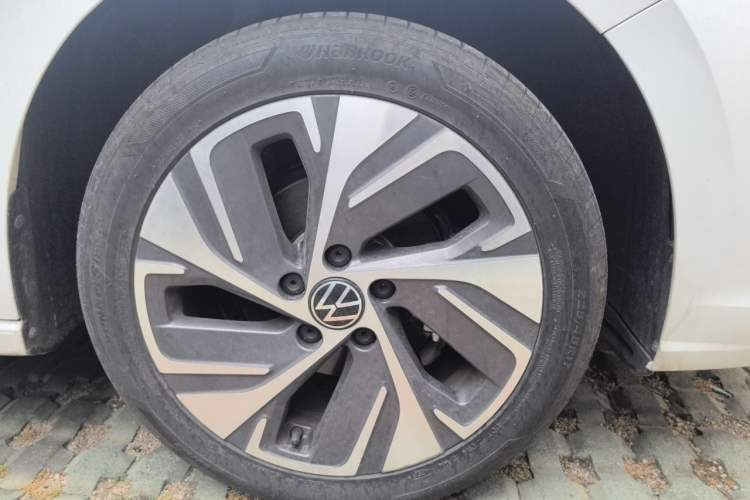Used Volkswagen Bora 2025 200TSI DSG Enjoy PRO Edition Right Front Wheel Hub