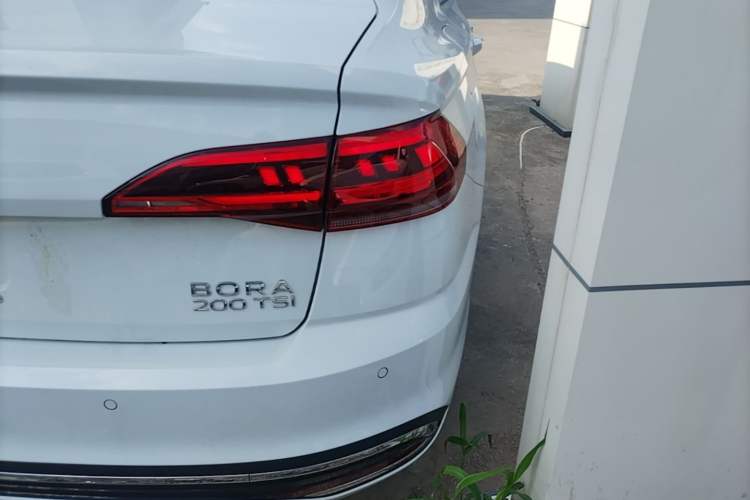 Used Volkswagen Bora 2025 200TSI DSG Enjoy PRO Edition Right Rear Taillight