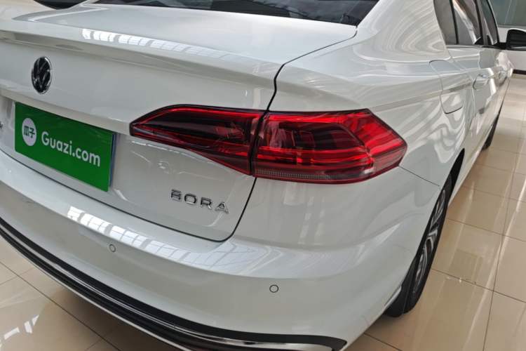 Used Volkswagen Bora 2025 Facelifted 200TSI DSG Yuexing Navigation Edition Right Rear Taillight