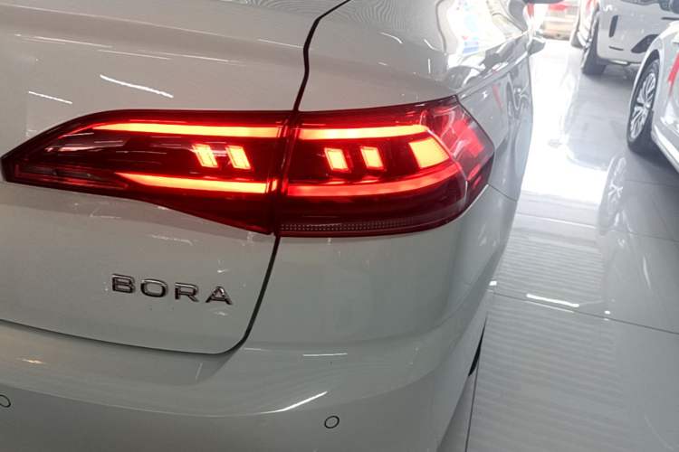 Used Volkswagen Bora 2025 200TSI DSG Enjoy Driving Navigation Edition Right Rear Taillight