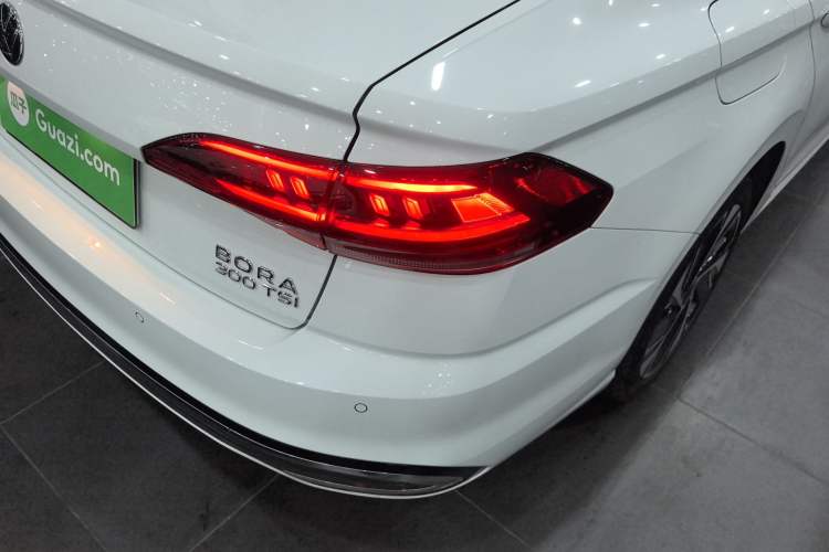 Used Volkswagen Bora 2025 300TSI DSG Prestige Edition Right Rear Taillight