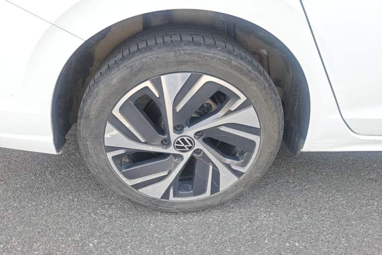 Used Volkswagen Bora 2025 200TSI DSG Enjoy PRO Edition Right Rear Wheel Hub
