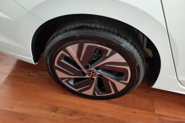 Used Volkswagen Bora 2025 200TSI DSG Enjoy PRO Edition Right Rear Wheel Hub