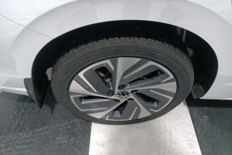 Used Volkswagen Bora 2025 200TSI DSG Enjoy PRO Edition Right Rear Wheel Hub