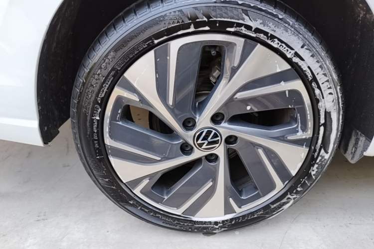 Used Volkswagen Bora 2025 200TSI DSG Enjoy PRO Edition Right Rear Wheel Hub