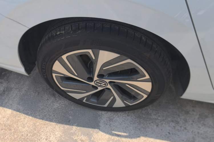 Used Volkswagen Bora 2025 200TSI DSG Enjoy PRO Edition Right Rear Wheel Hub
