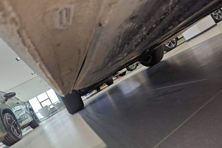 Used Volkswagen Bora 2025 300TSI DSG Prestige Edition Right Side Sill