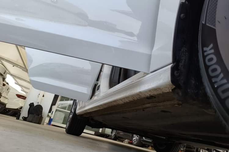 Used Volkswagen Bora 2025 Facelifted 200TSI DSG Yuexing Navigation Edition Right Side Sill