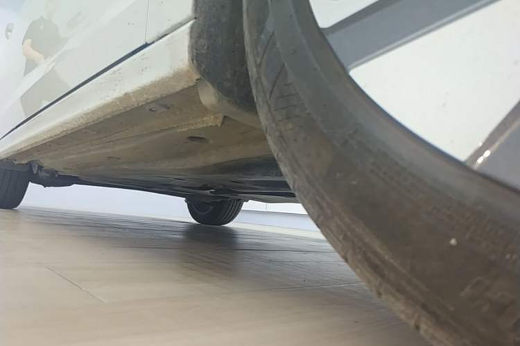 Used Volkswagen Bora 2025 300TSI DSG Prestige Edition Right Side Sill