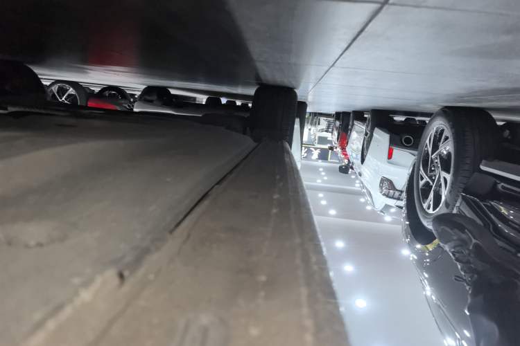 Used Volkswagen Bora 2025 300TSI DSG Prestige Edition Right Side Sill