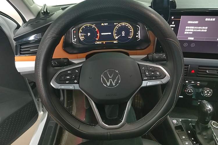 Used Volkswagen Bora 2025 Model, Facelifted 200TSI DSG Yuexing PRO Edition Steering Wheel