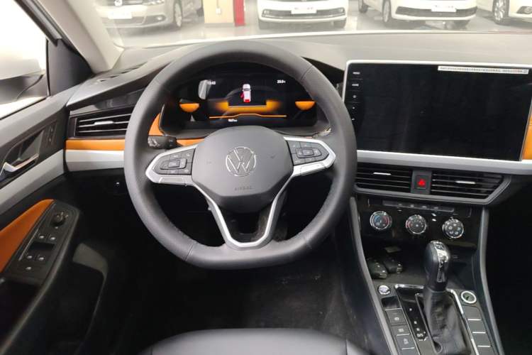 Used Volkswagen Bora 2025 Facelifted 200TSI DSG Yuexing Navigation Edition Steering Wheel