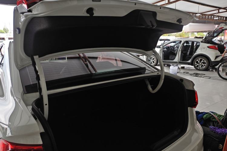 Used Volkswagen Bora 2025 Model, Facelifted 300TSI DSG Zunxing Edition Trunk