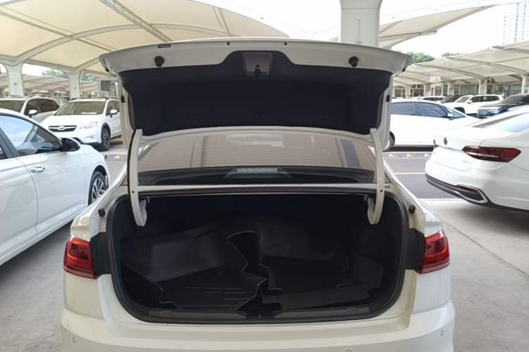 Used Volkswagen Bora 2025 Facelifted 200TSI DSG Yuexing Navigation Edition Trunk