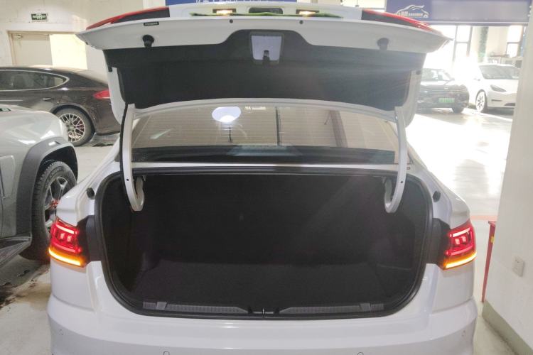 Used Volkswagen Bora 2025 Model, Facelifted 200TSI DSG Yuexing PRO Edition Trunk