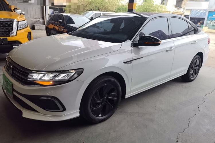 Volkswagen Bora 2025 Facelifted 200TSI DSG Yuexing Navigation Edition