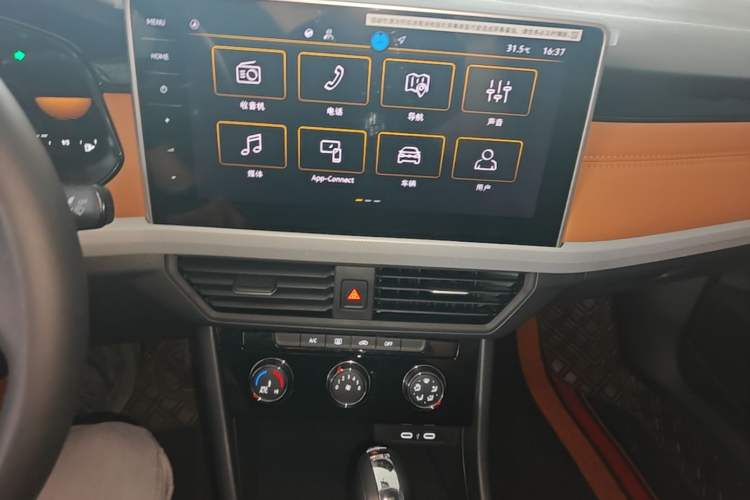 Used Volkswagen Bora 2026 200TSI DSG Yuexing Navigation Edition Audio And AC Panel