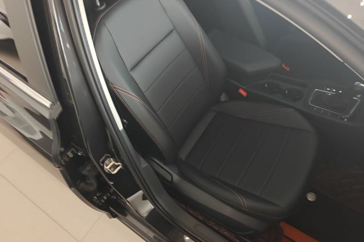 Used Volkswagen Bora 2026 200TSI DSG Yuexing Navigation Edition Right Front Seat