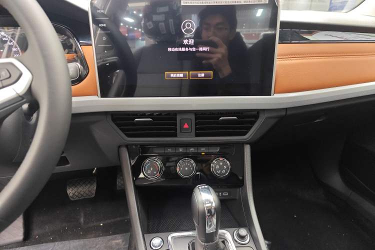 Used Volkswagen Bora 2026 200TSI DSG Yuexing Navigation Edition Audio And AC Panel