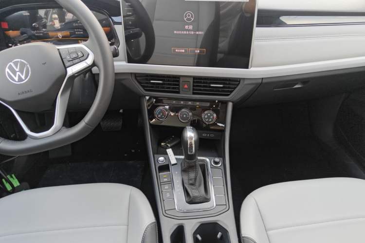 Used Volkswagen Bora 2026 200TSI DSG Yuexing Navigation Edition Audio And AC Panel