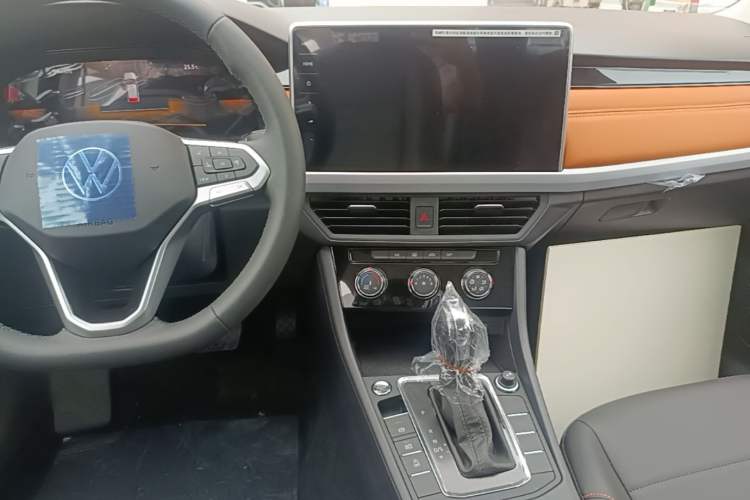 Used Volkswagen Bora 2026 200TSI DSG Yuexing Navigation Edition Audio And AC Panel