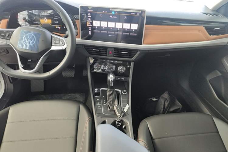 Used Volkswagen Bora 2026 200TSI DSG Yuexing Navigation Edition Audio And AC Panel