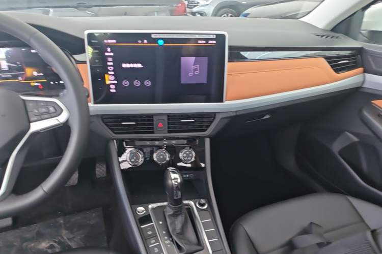 Used Volkswagen Bora 2026 200TSI DSG Yuexing Navigation Edition Audio And AC Panel