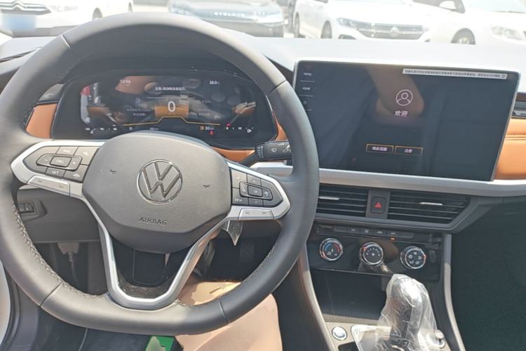 Used Volkswagen Bora 2026 200TSI DSG Yuexing Navigation Edition Center Console