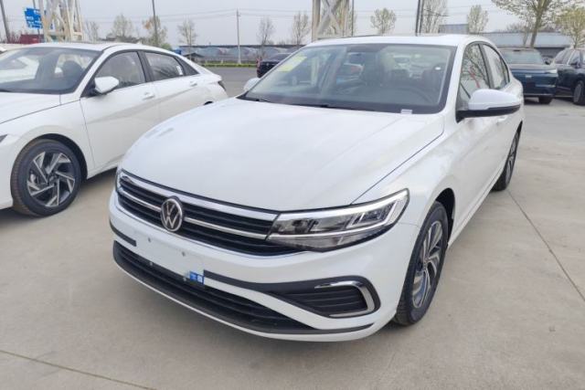 Ojetý Volkswagen Bora 2026 200TSI DSG Yuexing Navigation Edition