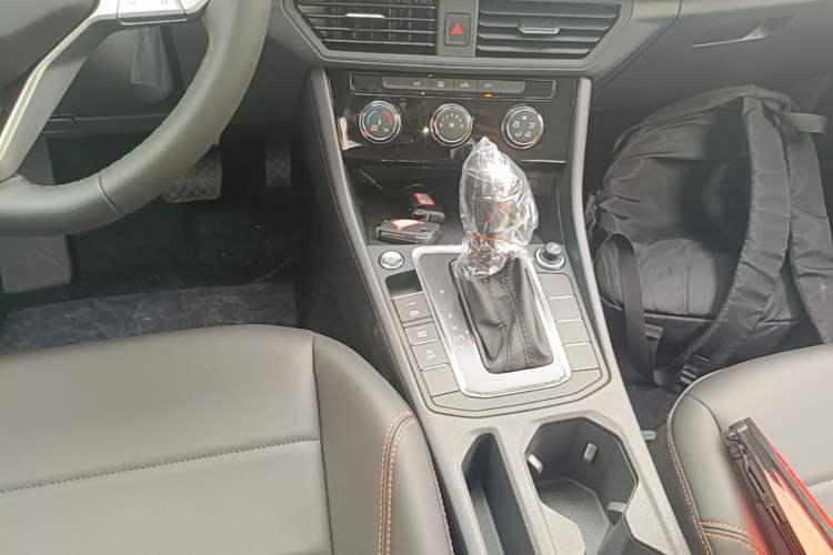 Used Volkswagen Bora 2026 200TSI DSG Yuexing Navigation Edition Gear Lever