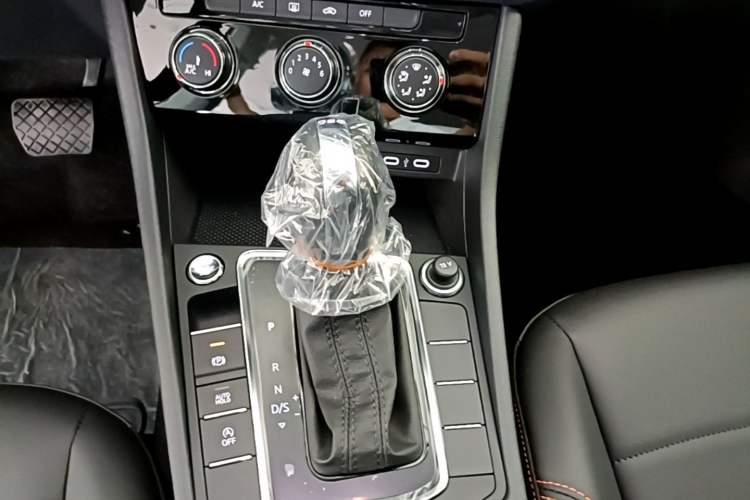 Used Volkswagen Bora 2026 200TSI DSG Yuexing Navigation Edition Gear Lever