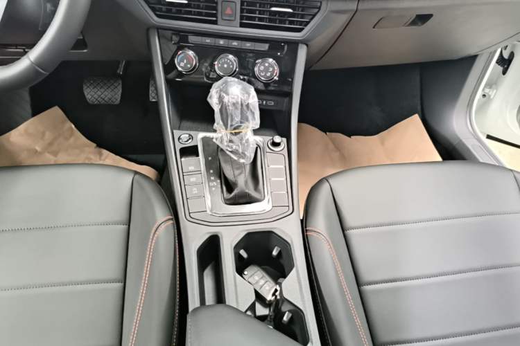 Used Volkswagen Bora 2026 200TSI DSG Yuexing Navigation Edition Gear Lever
