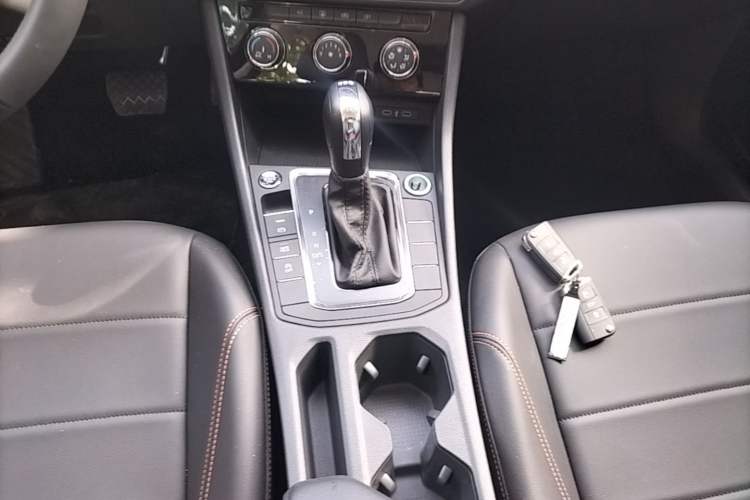 Used Volkswagen Bora 2026 200TSI DSG Yuexing Navigation Edition Gear Lever