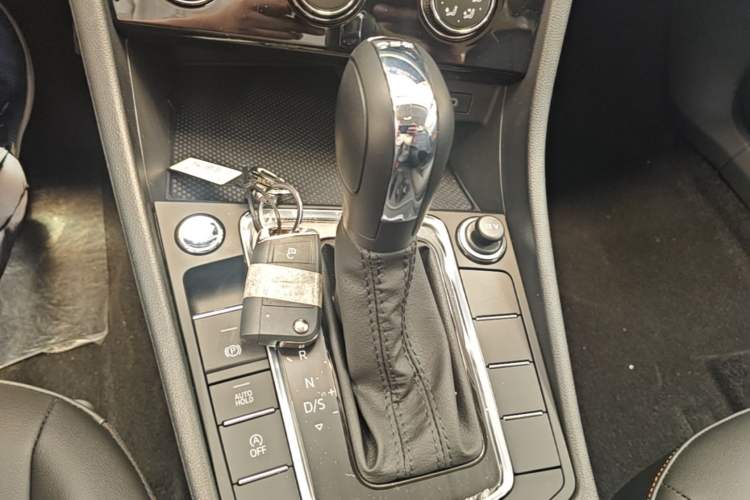 Used Volkswagen Bora 2026 200TSI DSG Yuexing Navigation Edition Gear Lever