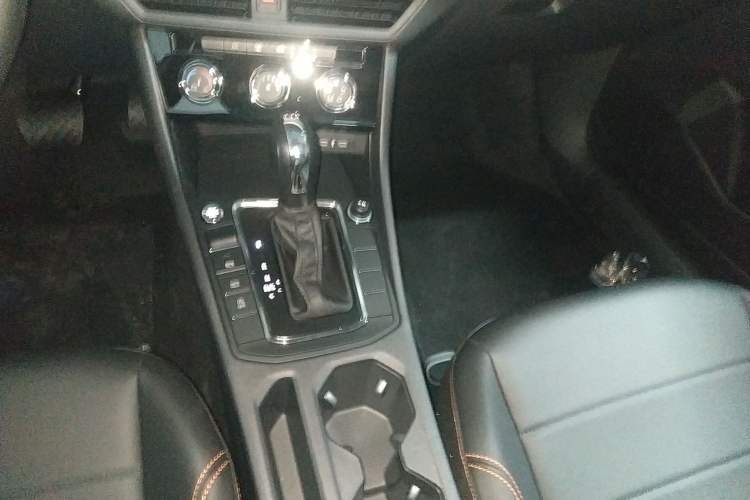 Used Volkswagen Bora 2026 200TSI DSG Yuexing Navigation Edition Gear Lever