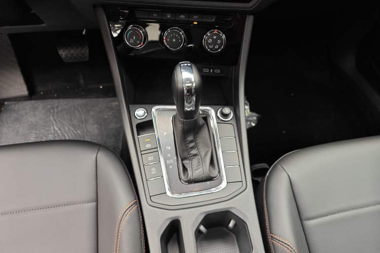 Used Volkswagen Bora 2026 200TSI DSG Yuexing Navigation Edition Gear Lever