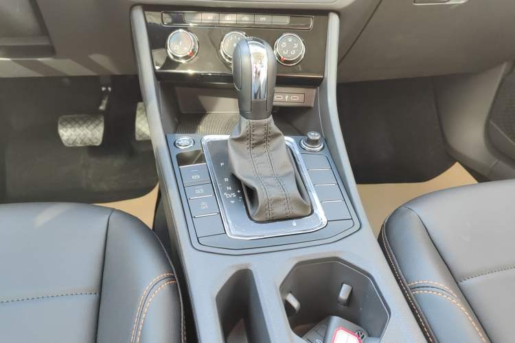 Used Volkswagen Bora 2026 200TSI DSG Yuexing Navigation Edition Gear Lever