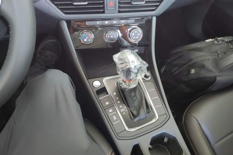 Used Volkswagen Bora 2026 200TSI DSG Yuexing Navigation Edition Gear Lever