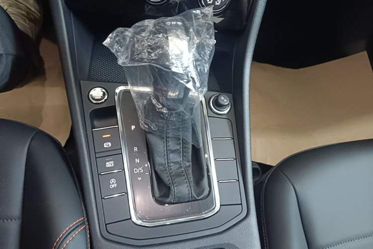 Used Volkswagen Bora 2026 200TSI DSG Yuexing Navigation Edition Gear Lever
