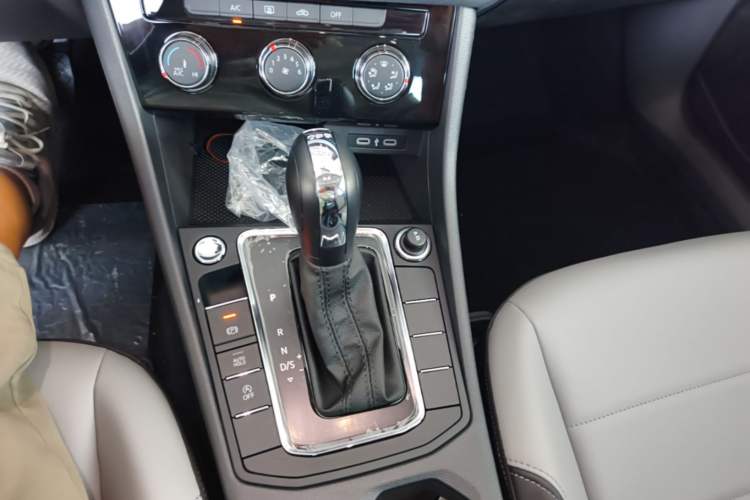 Used Volkswagen Bora 2026 200TSI DSG Yuexing Navigation Edition Gear Lever