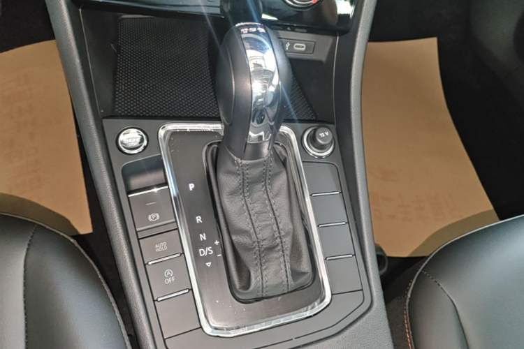 Used Volkswagen Bora 2026 200TSI DSG Yuexing Navigation Edition Gear Lever