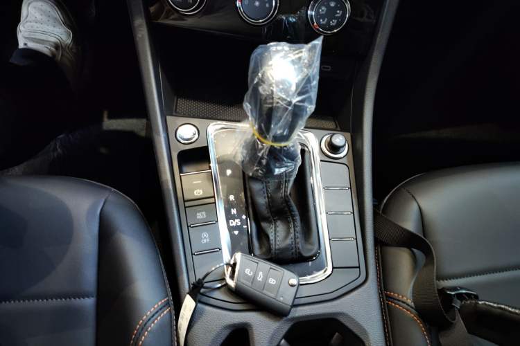 Used Volkswagen Bora 2026 200TSI DSG Yuexing Navigation Edition Gear Lever