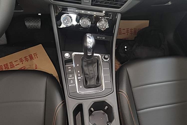 Used Volkswagen Bora 2026 200TSI DSG Yuexing Navigation Edition Gear Lever