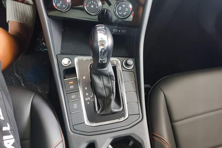 Used Volkswagen Bora 2026 200TSI DSG Yuexing Navigation Edition Gear Lever