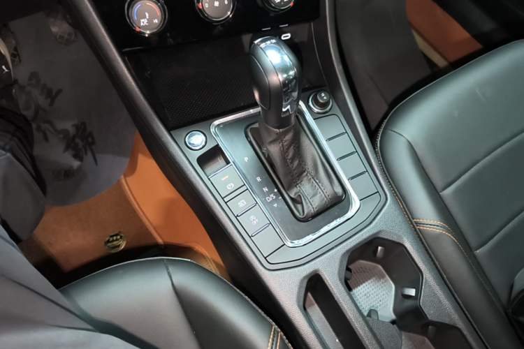 Used Volkswagen Bora 2026 200TSI DSG Yuexing Navigation Edition Gear Lever