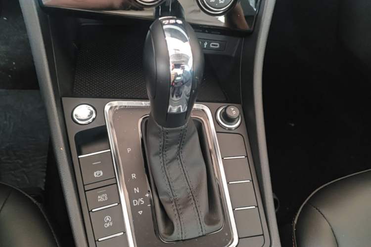 Used Volkswagen Bora 2026 200TSI DSG Yuexing Navigation Edition Gear Lever