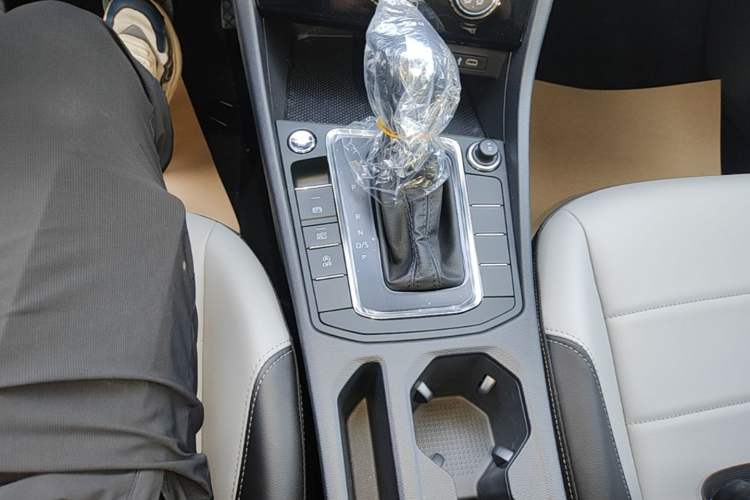 Used Volkswagen Bora 2026 200TSI DSG Yuexing Navigation Edition Gear Lever