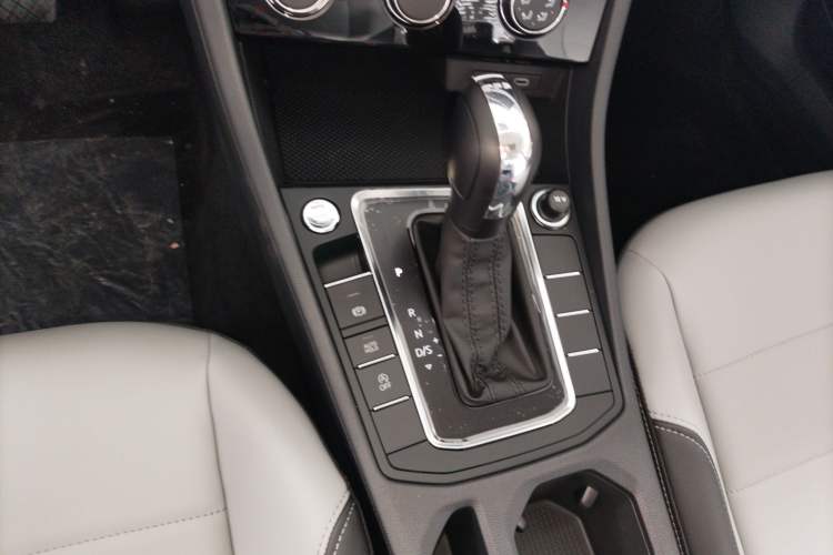Used Volkswagen Bora 2026 200TSI DSG Yuexing Navigation Edition Gear Lever