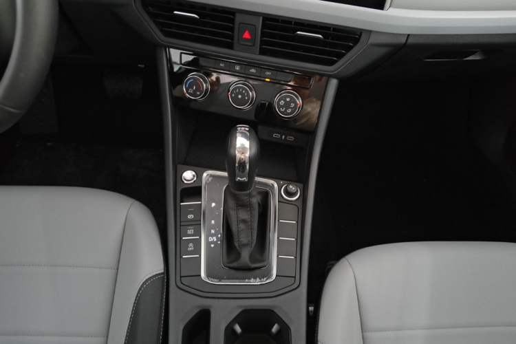 Used Volkswagen Bora 2026 200TSI DSG Yuexing Navigation Edition Gear Lever